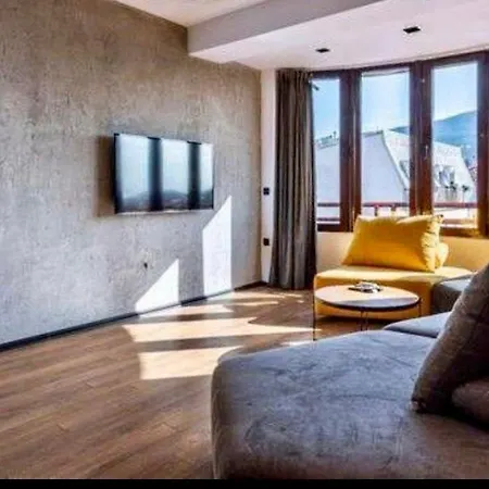 Апартаменты Regina's Modern Studio