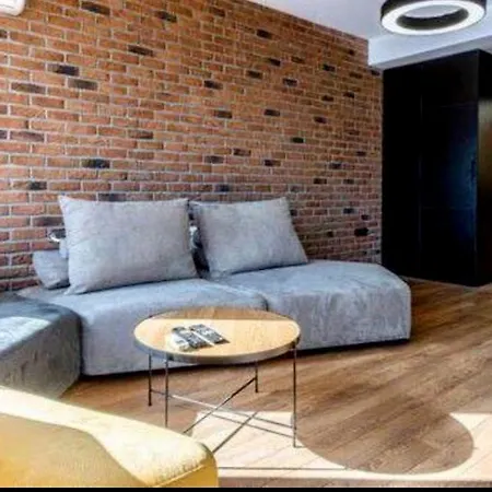 Regina's Modern Studio Скопье