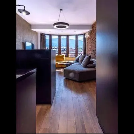 Regina's Modern Studio Апартаменты *