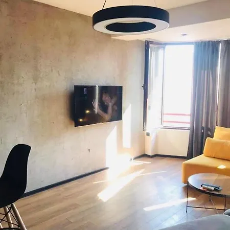 Regina's Modern Studio Скопье