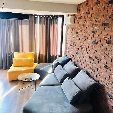 Апартаменты Regina's Modern Studio